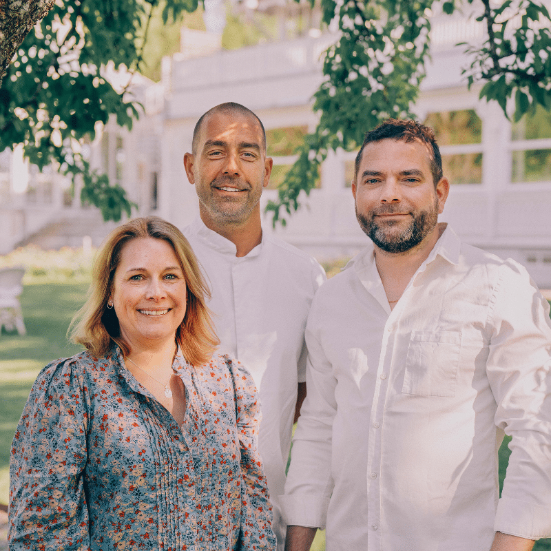 ulriksdals-vardshus-personal-square Helen, Mange och Christian som jobbarpå Ulriksdals Värdshus